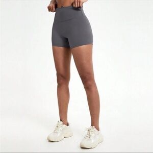 Grey high-waist yoga shorts